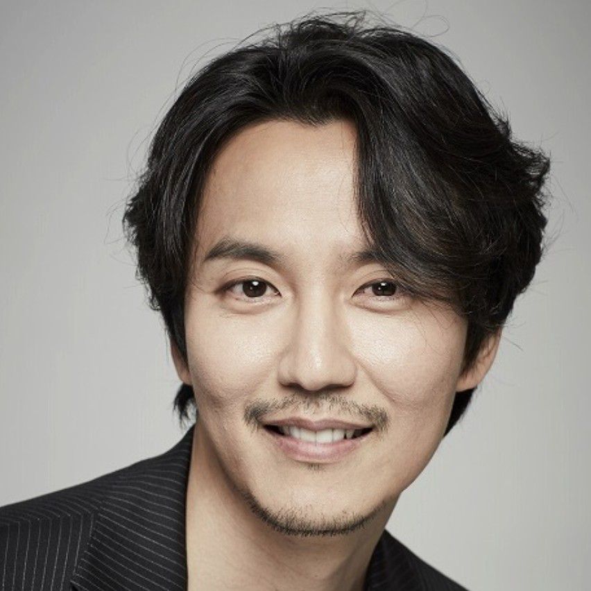 Behind-the-scenes cut of Kim Namgil