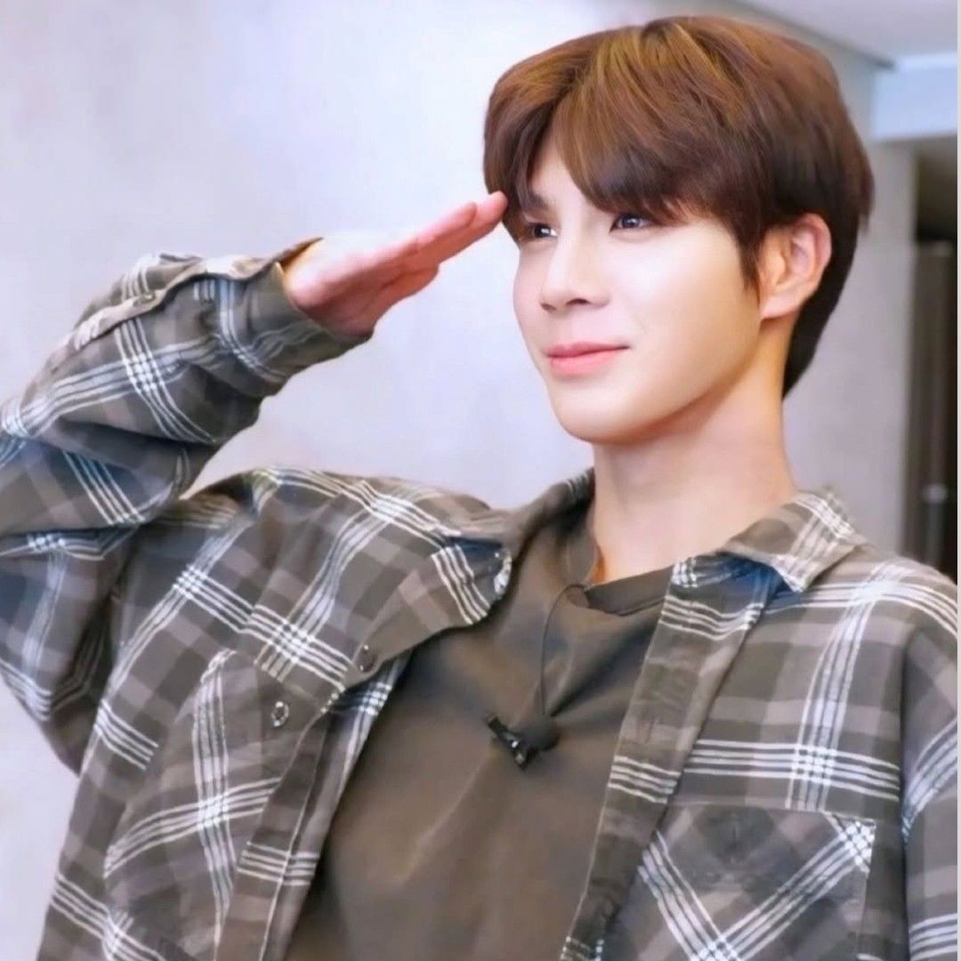 Recent activity shot of Jeong Dongwon