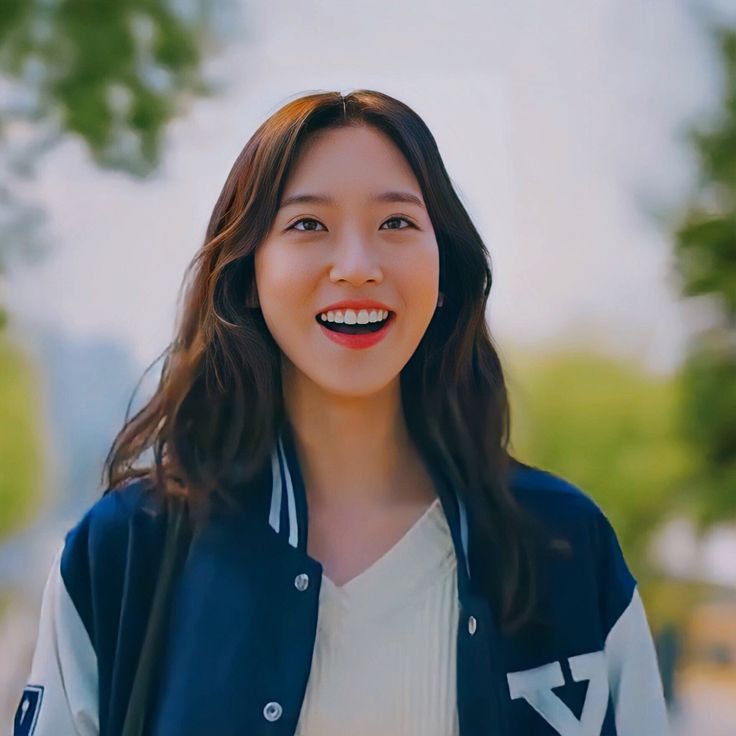 Behind-the-scenes cut of Han Jihyun