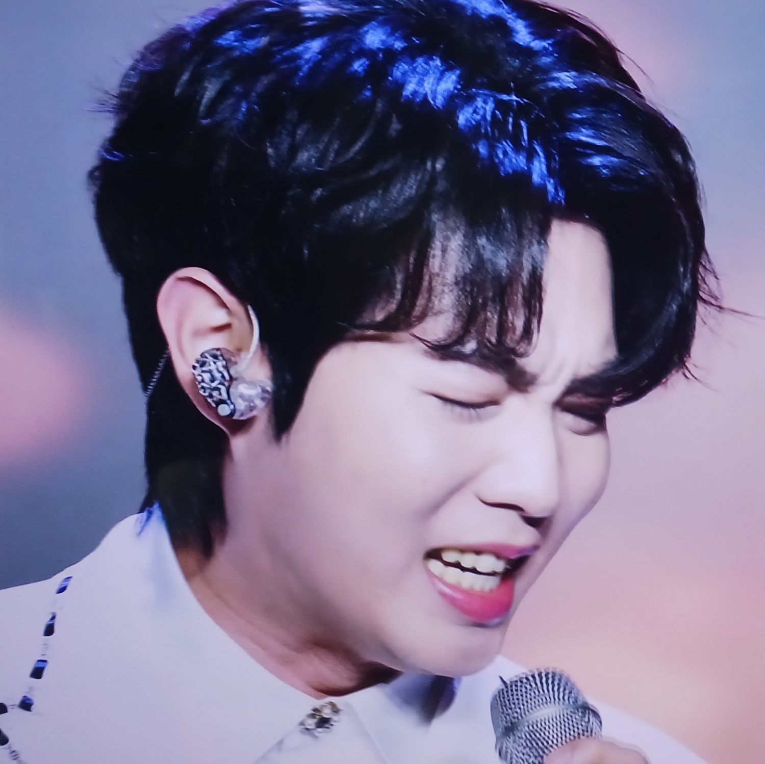 A moment captured by a fan of Son Taejin