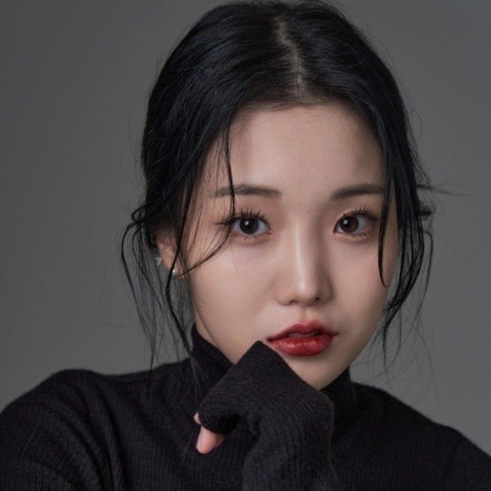 Recent activity shot of Kim Soyeon (2004)