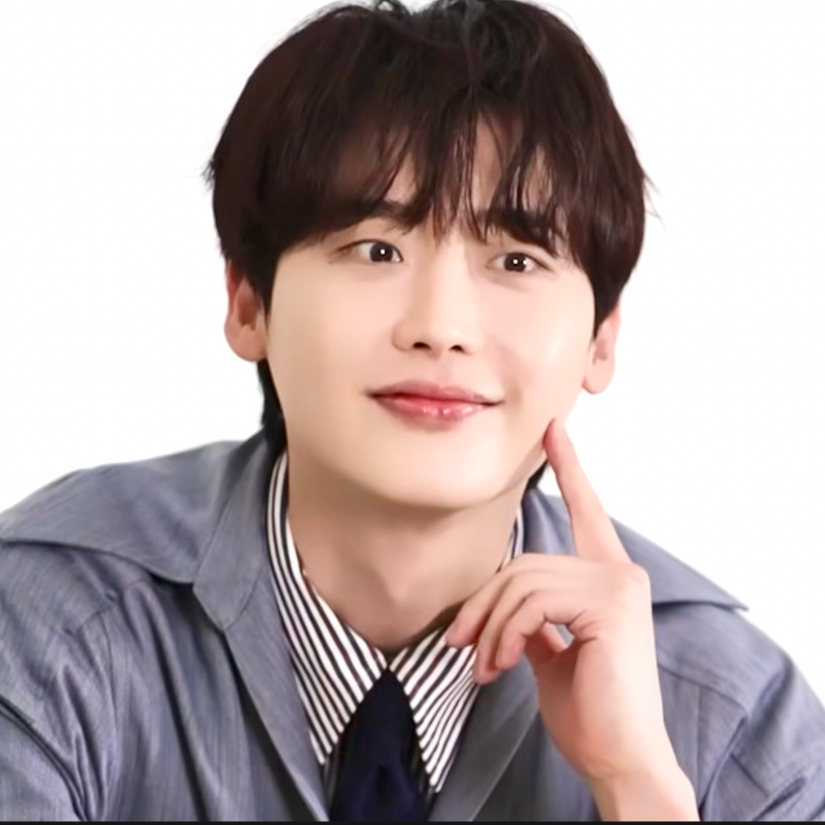 Recent activity shot of Lee Jongsuk