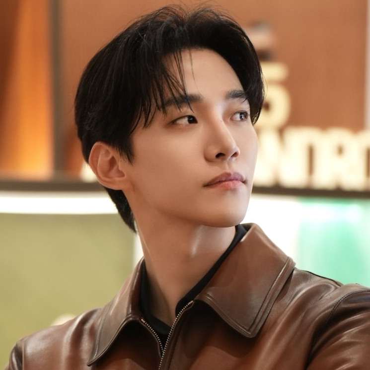Foto kegiatan terbaru dari Lee Junho