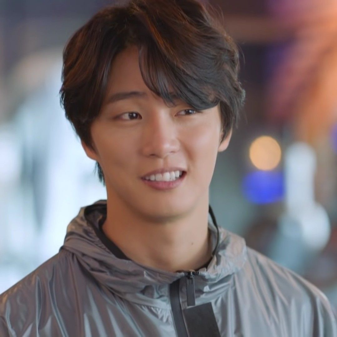 Latest photo of Yoon Shiyoon