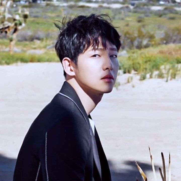 Recent activity shot of Song Joongki