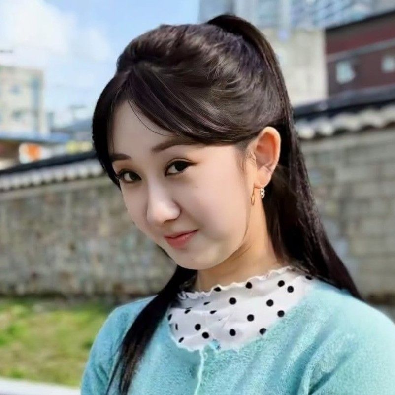 Foto kegiatan terbaru dari Jeon Yujin