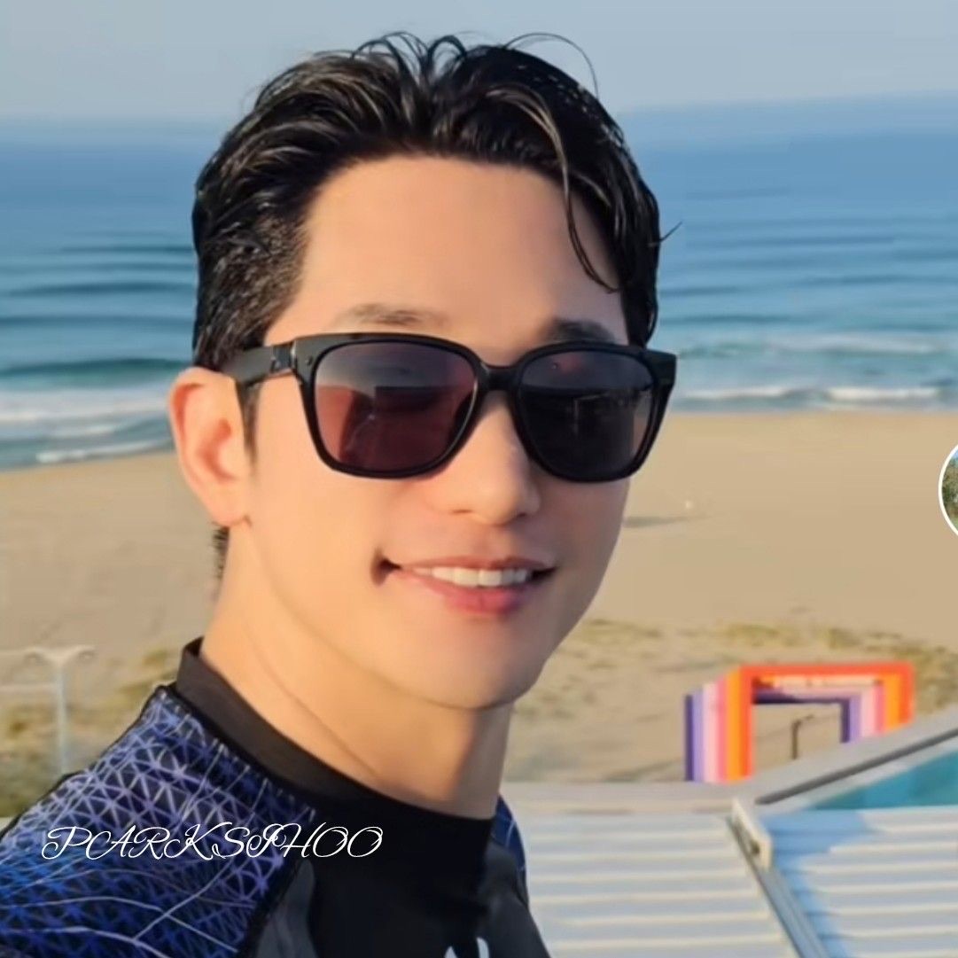 A moment captured by a fan of Park Sihoo