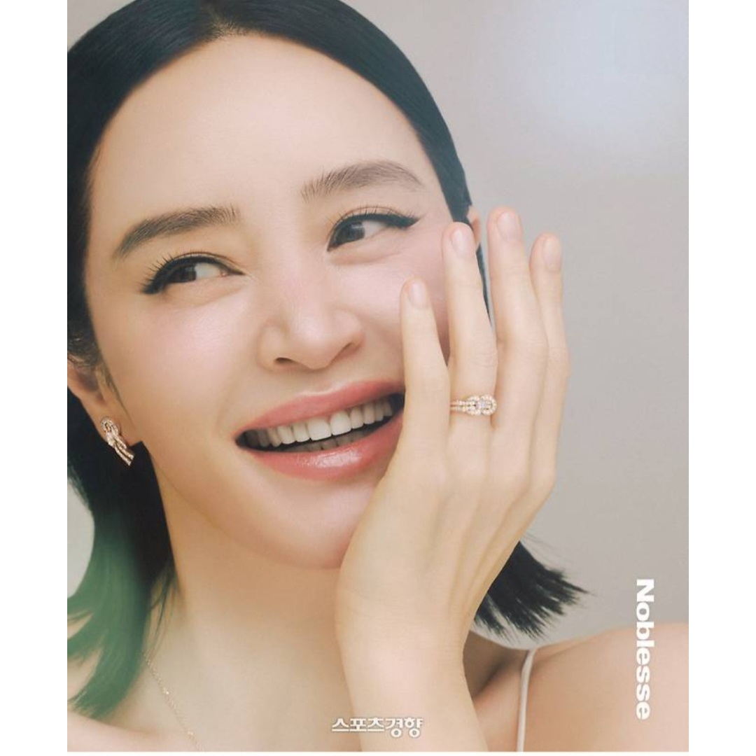 Latest photo of Kim Hyesoo