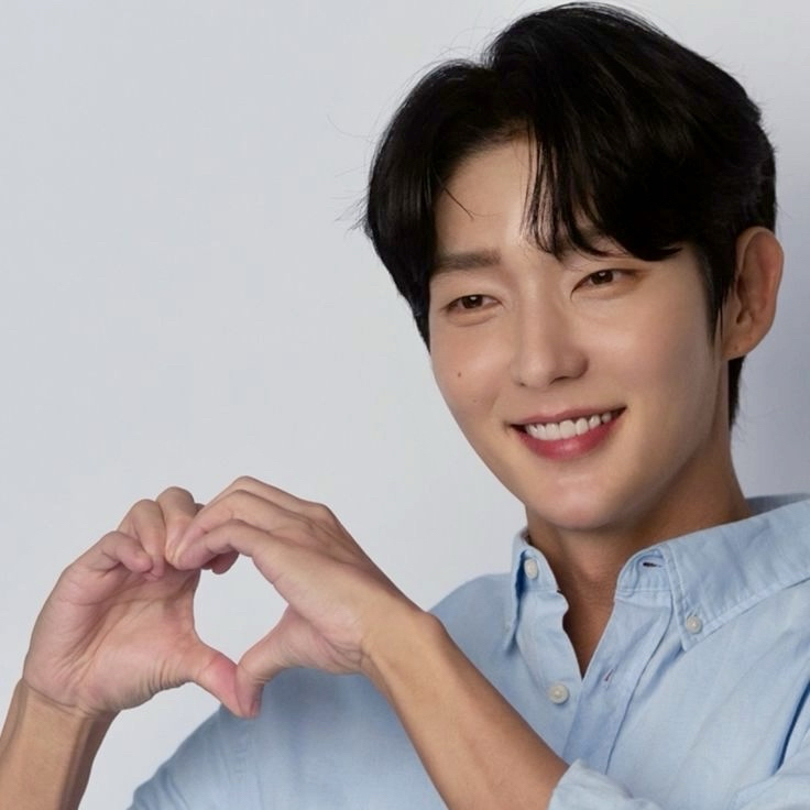 Recent activity shot of Lee Joongi