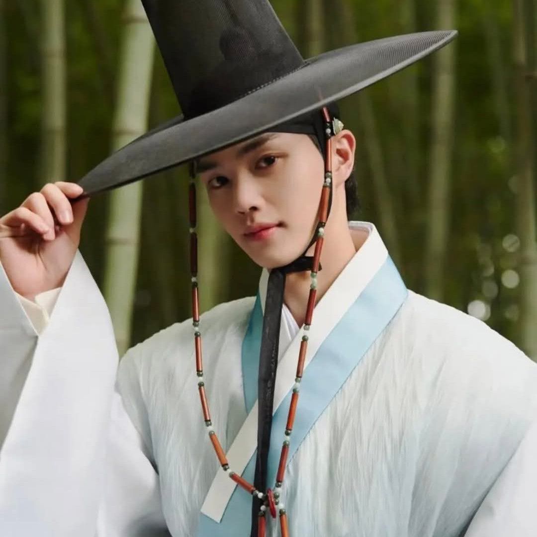 Behind-the-scenes cut of Song Kang