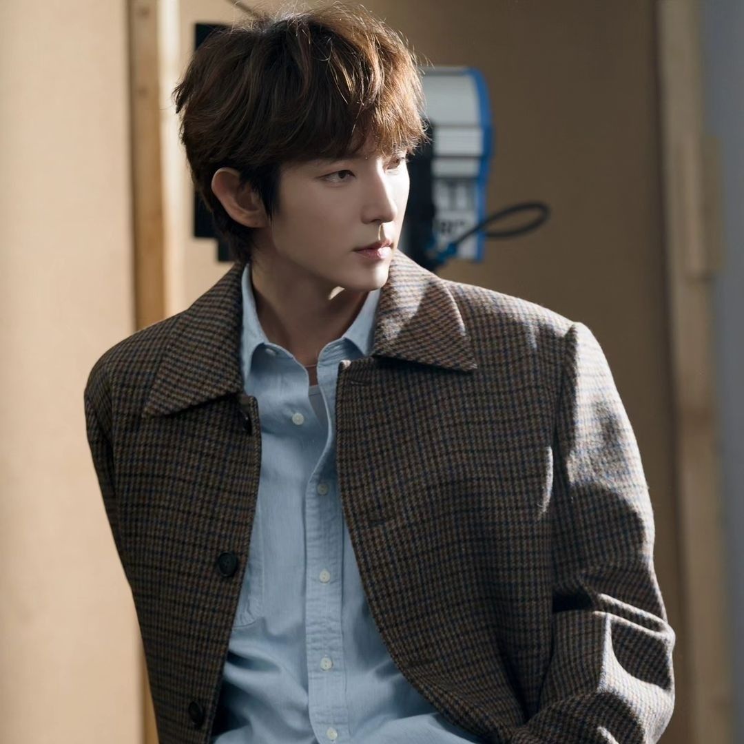 Behind-the-scenes cut of Lee Joongi