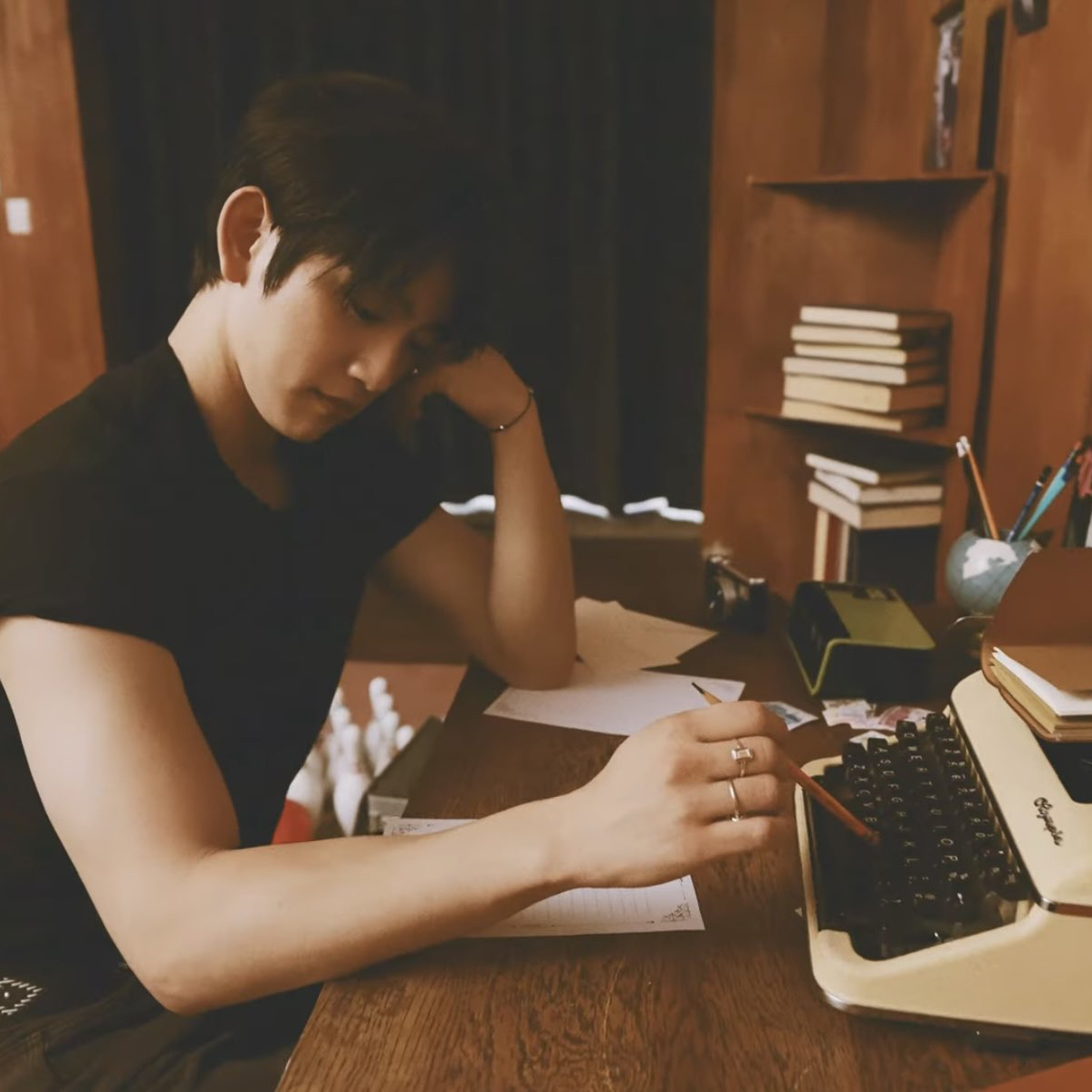 Cuplikan di balik layar dari Park Jinyoung