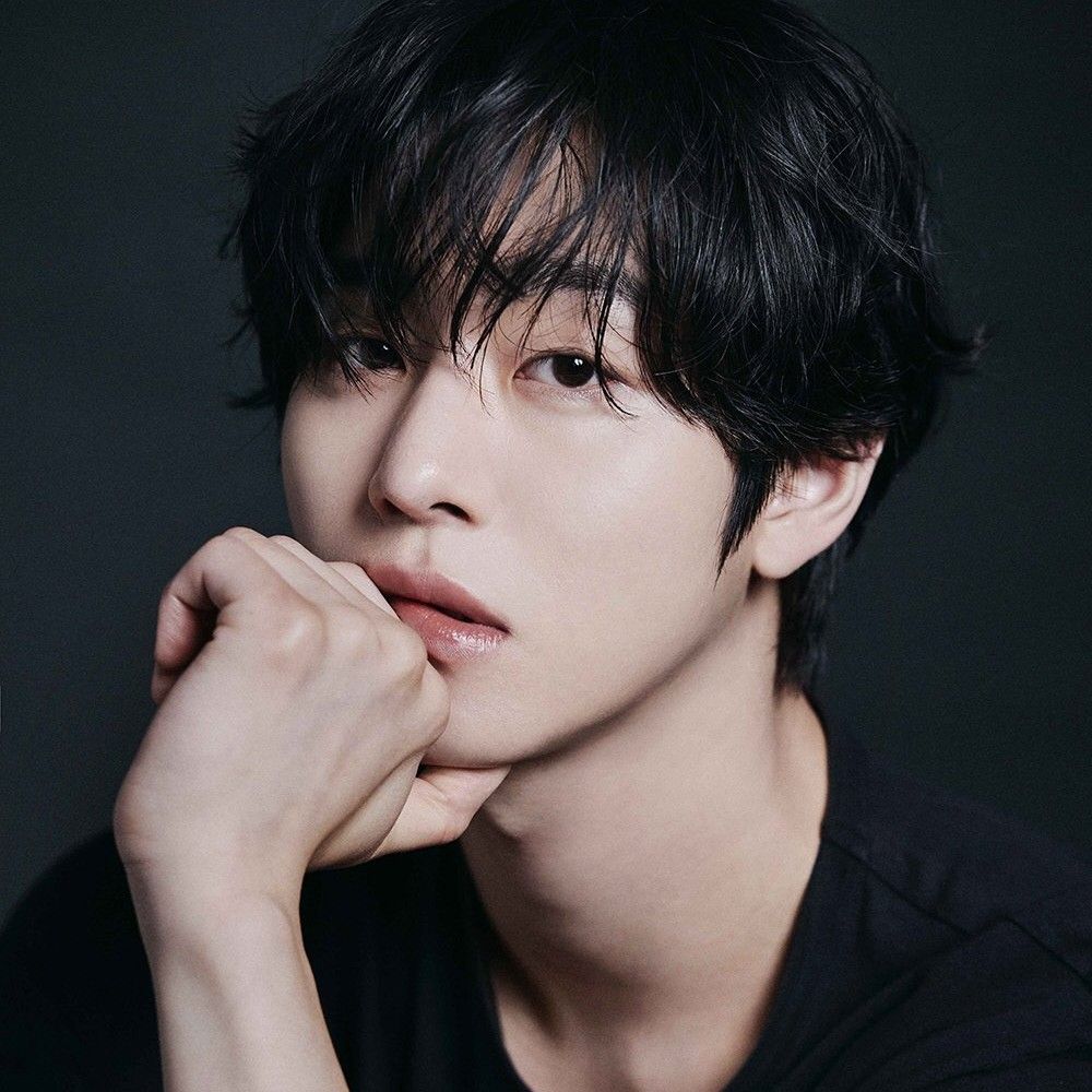 Behind-the-scenes cut of Ahn Hyoseop