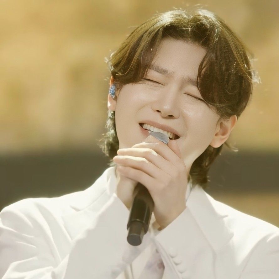 Latest photo of Kim Yongbin