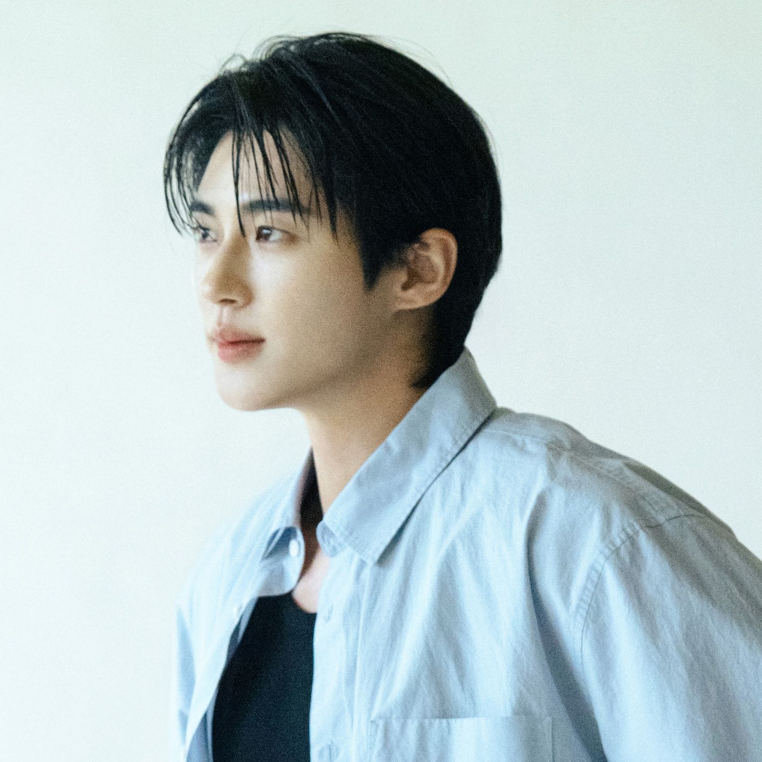 Behind-the-scenes cut of Byeon Wooseok