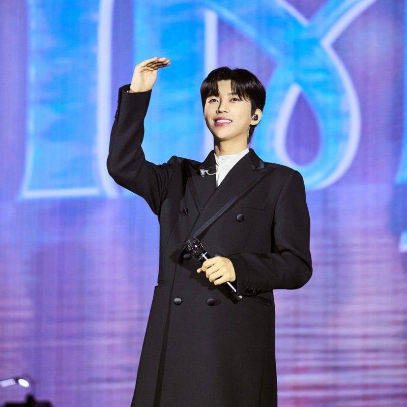 Behind-the-scenes cut of Lim Youngwoong