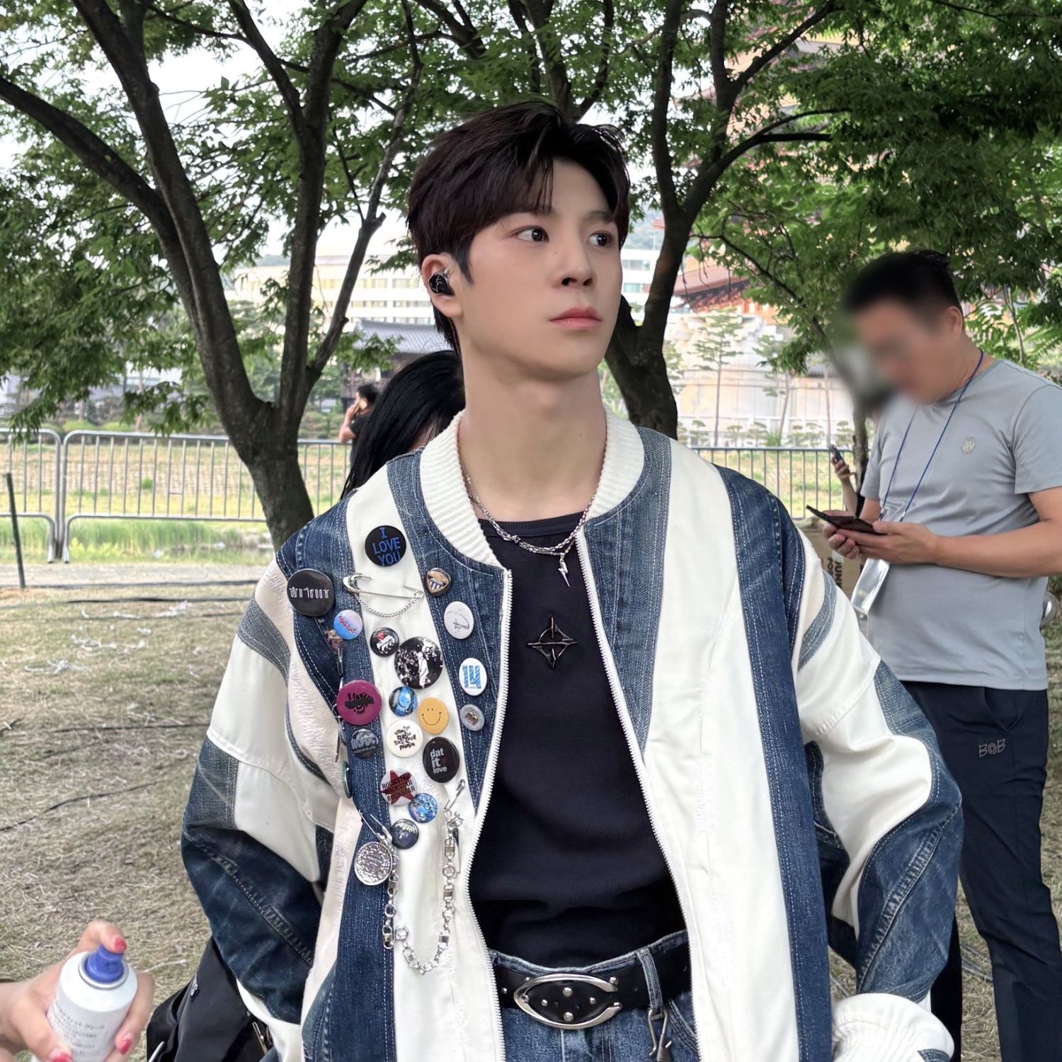 粉丝拍下的郑东元瞬间