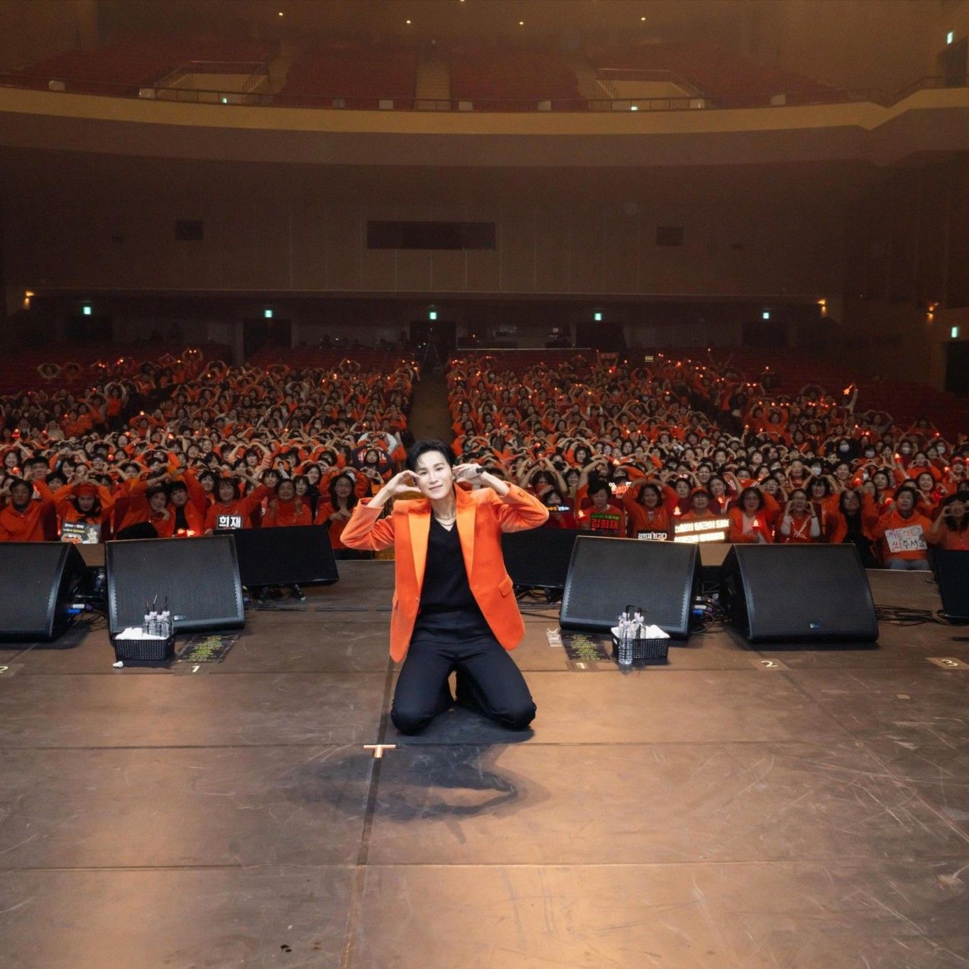 Behind-the-scenes cut of Kim Heejae