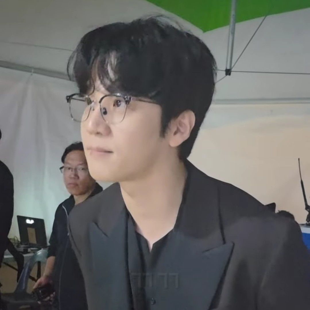 Recent activity shot of Park Jihoo (Mr. Trot 3)