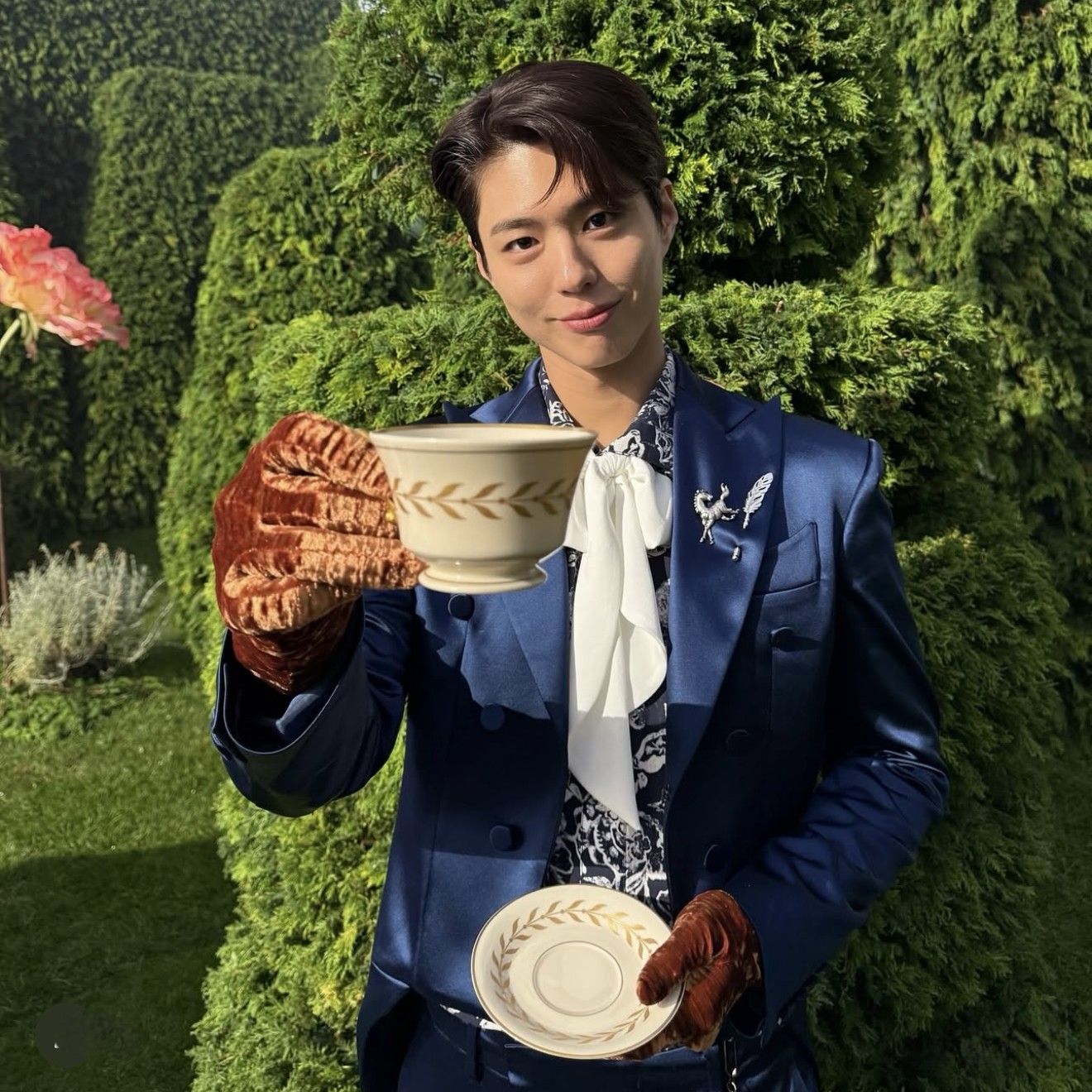 A moment captured by a fan of Park Bogum