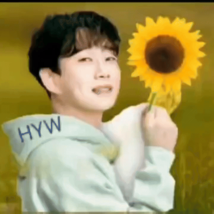 Foto terbaru dari Hwang Youngwoong
