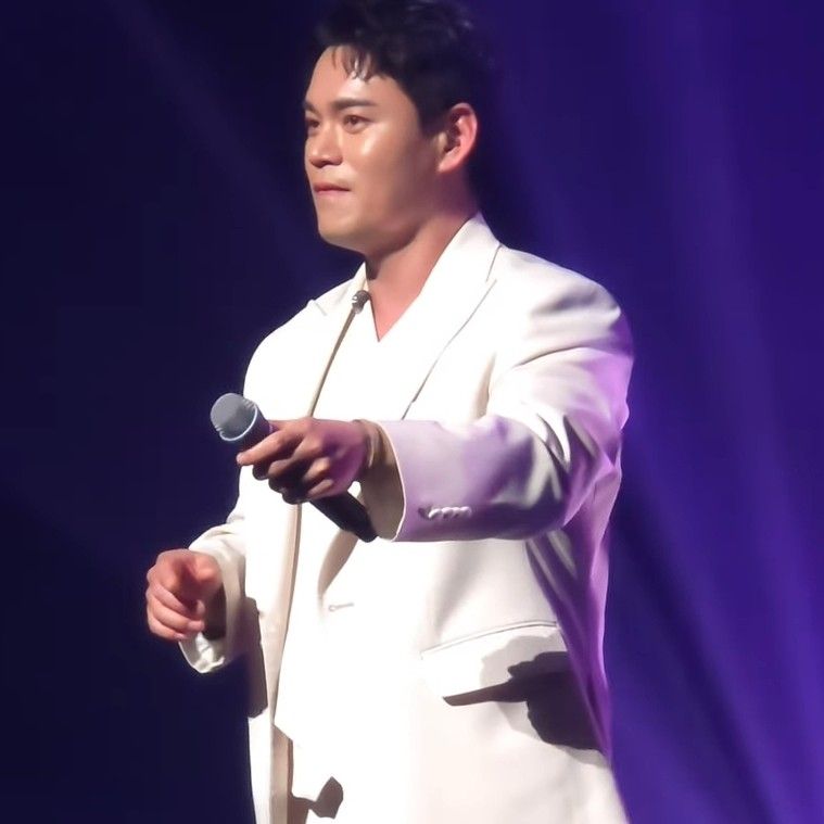 Behind-the-scenes cut of Lee Jung