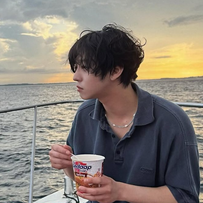 Latest photo of Ahn Hyoseop
