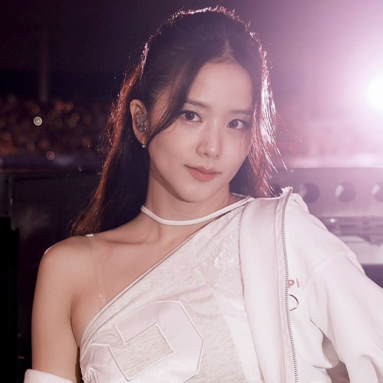 Behind-the-scenes cut of Jisoo (1995)