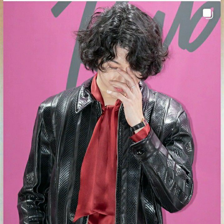 Behind-the-scenes cut of Lee Jongwon