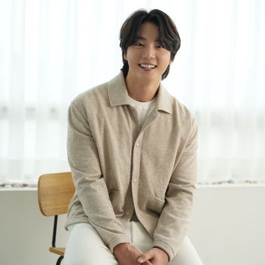 Behind-the-scenes cut of Yoon Shiyoon