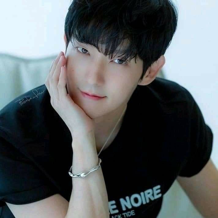 Foto terbaru dari Lee Joongi