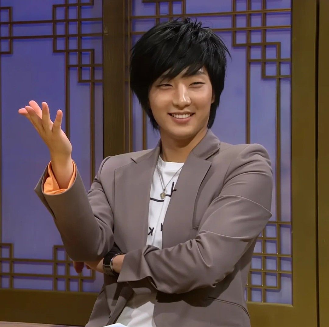 A moment captured by a fan of Lee Joongi