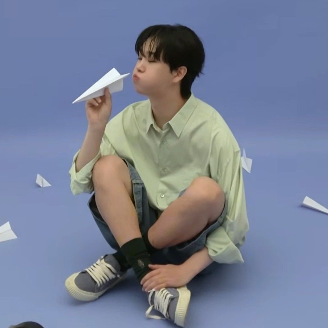 A moment captured by a fan of Song Minjun