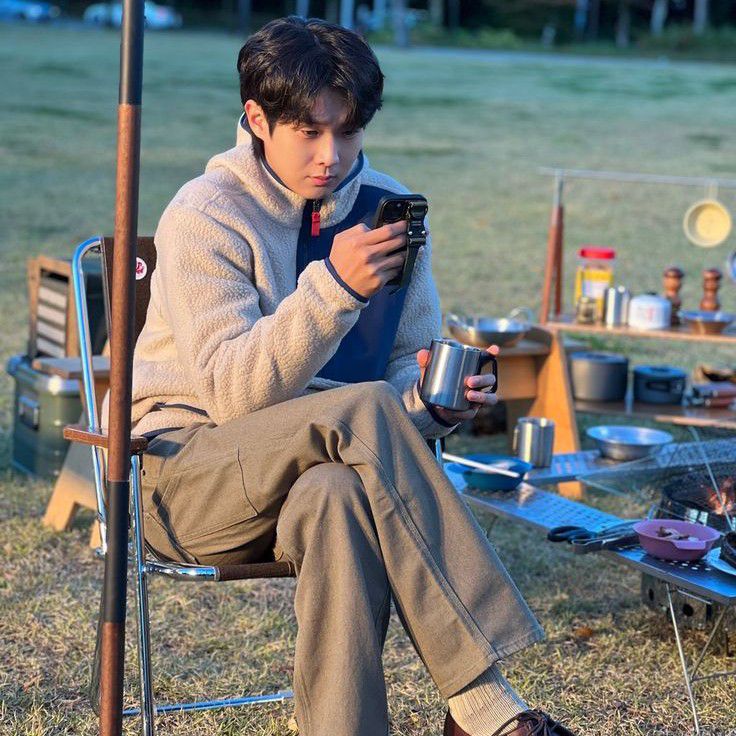 Momen yang diabadikan oleh penggemar Choi Wooshik