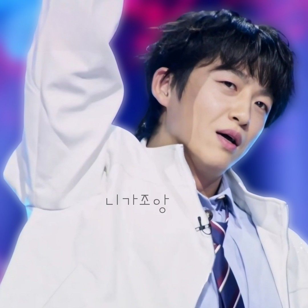 Latest photo of Shin Seungtae