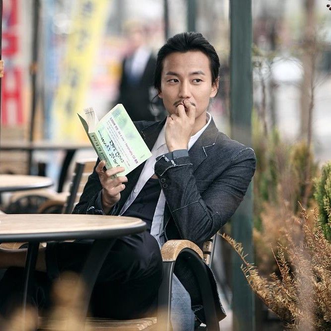 Behind-the-scenes cut of Kim Namgil