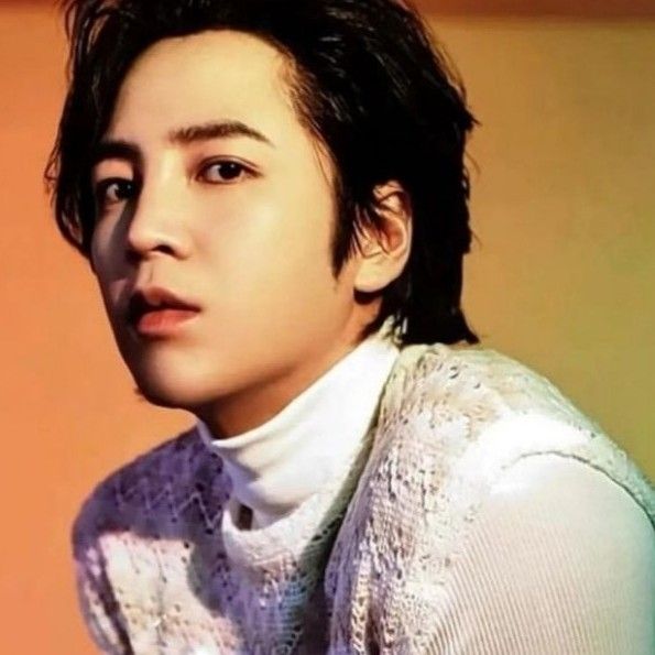Recent activity shot of Jang Geunsuk