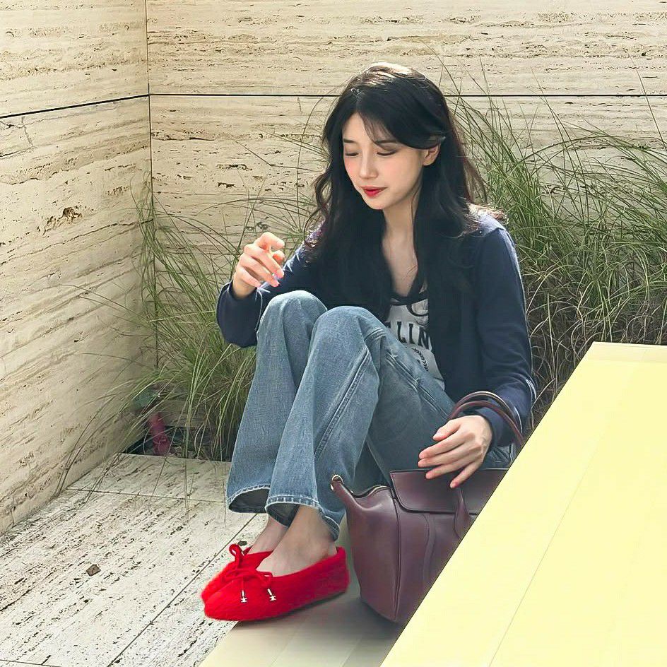 Behind-the-scenes cut of Bae Suzy