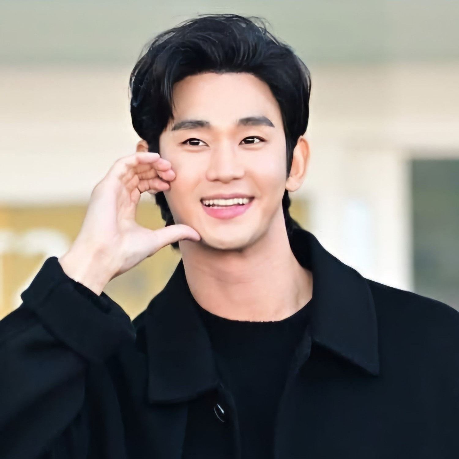 金秀贤的最新照片