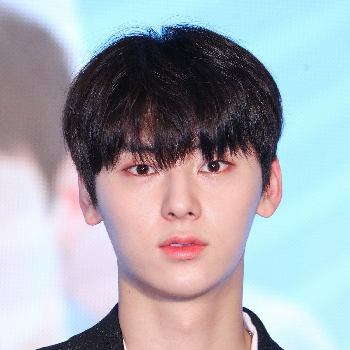A moment captured by a fan of Hwang Minhyun