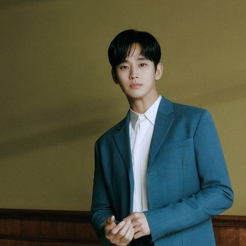 Recent activity shot of Kim Soohyun