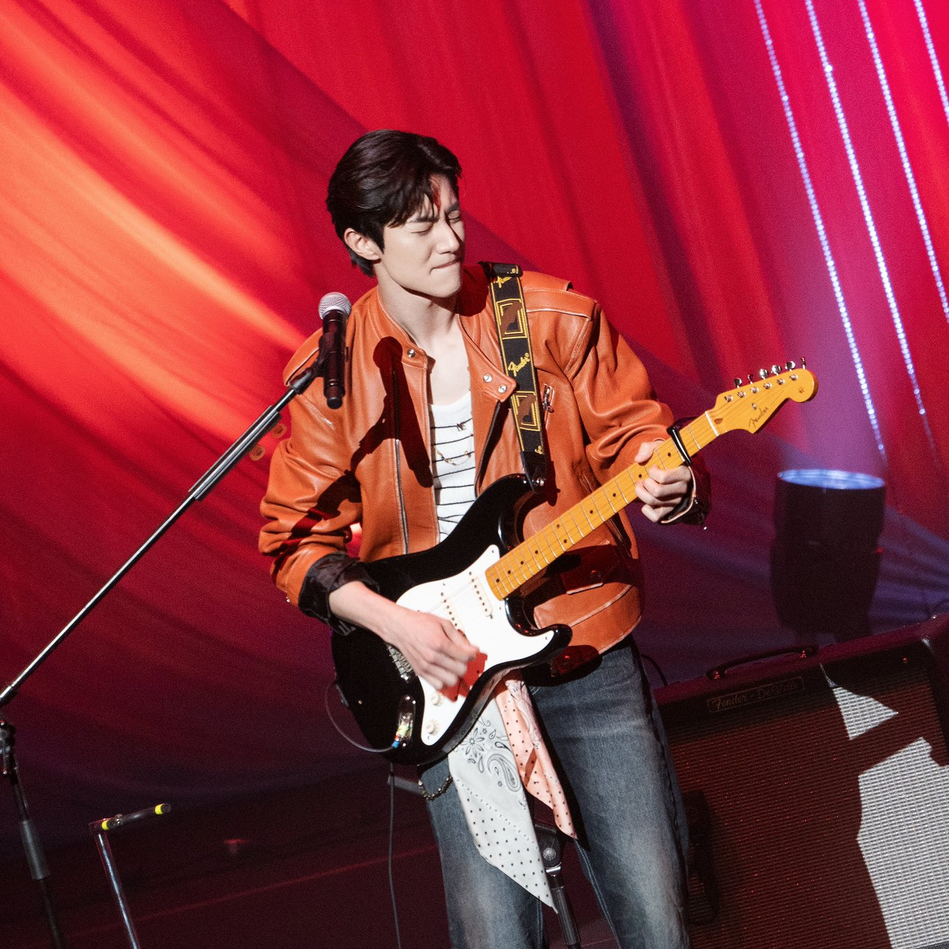 Behind-the-scenes cut of Kwak Dongyeon