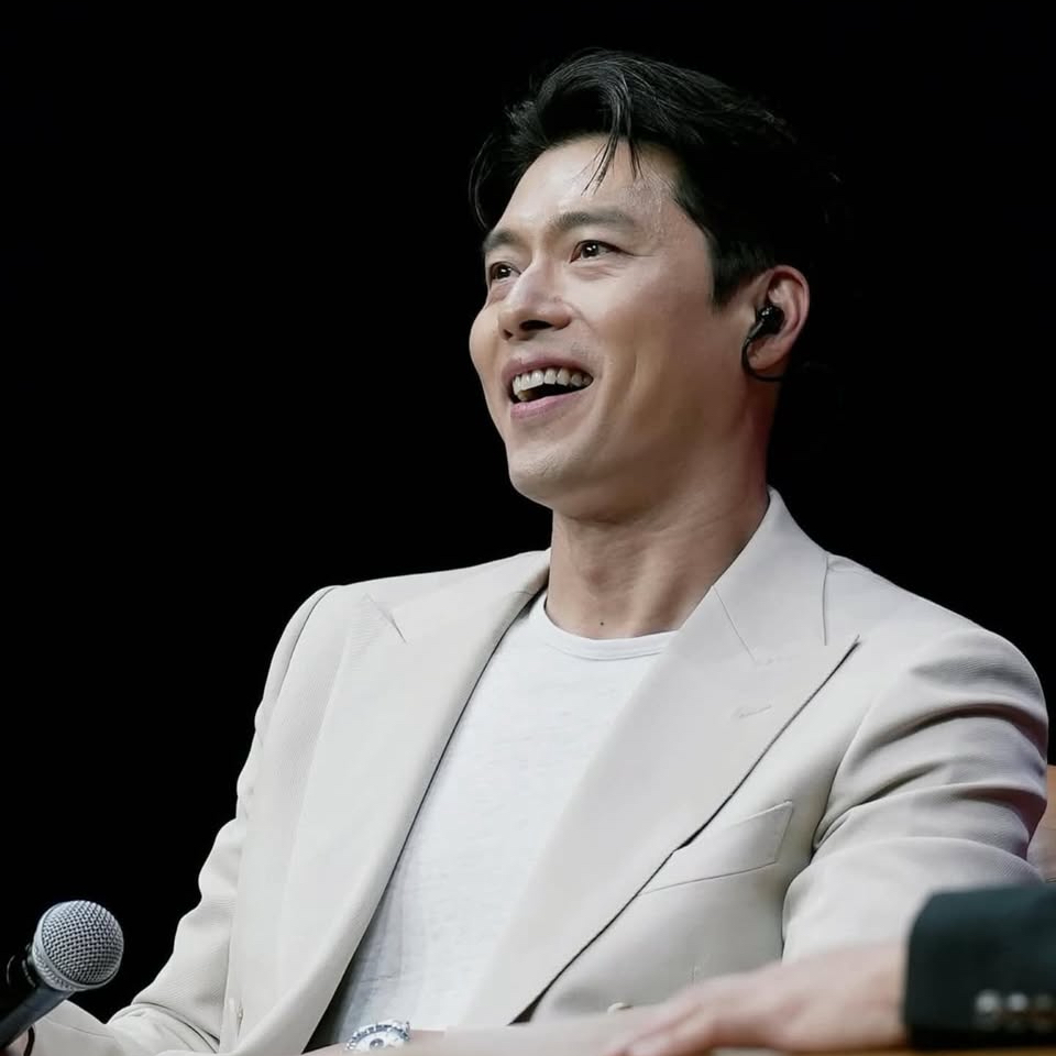 Behind-the-scenes cut of Hyun Bin