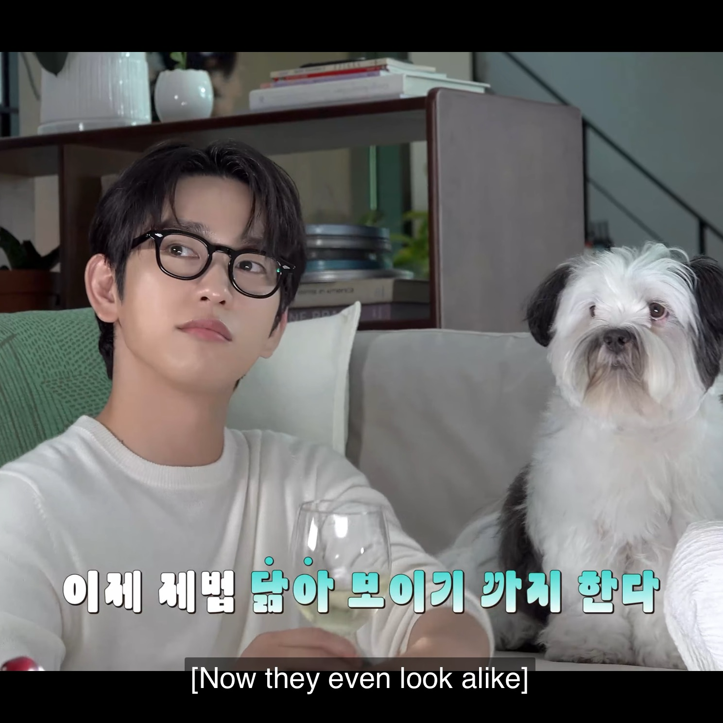 A moment captured by a fan of Park Jinyoung