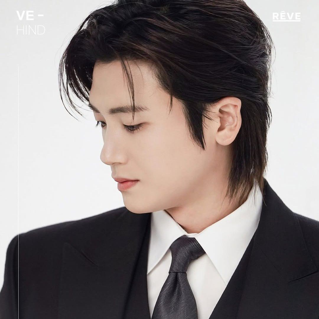 Behind-the-scenes cut of Park Hyungsik