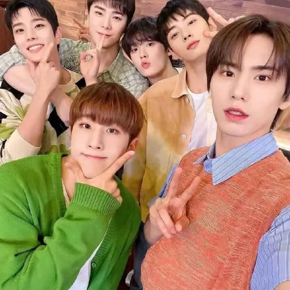 Recent activity shot of Cha Eunwoo