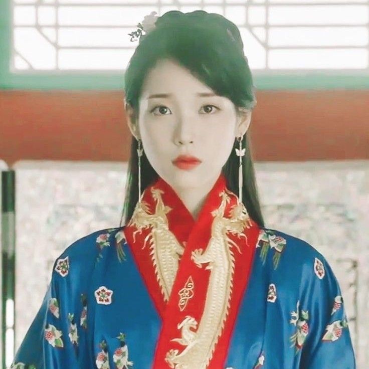 A moment captured by a fan of IU