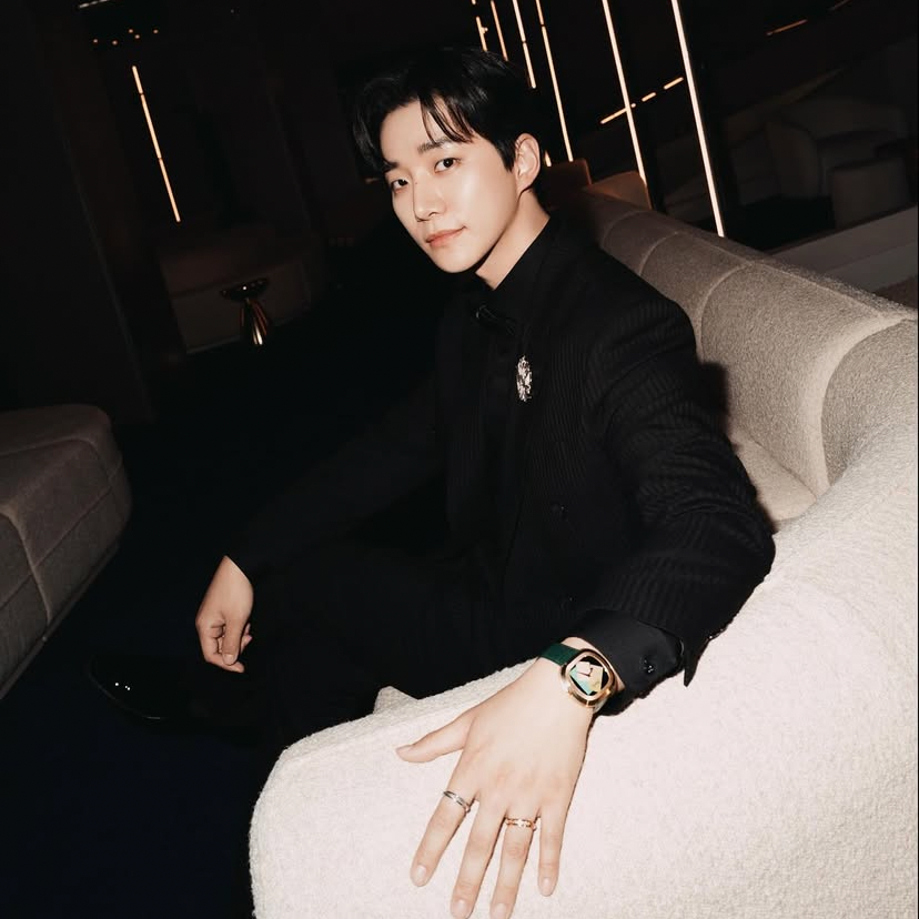 Behind-the-scenes cut of Lee Junho