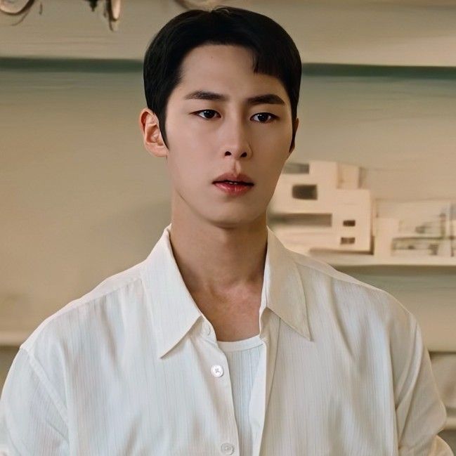 A moment captured by a fan of Lee Jaewook