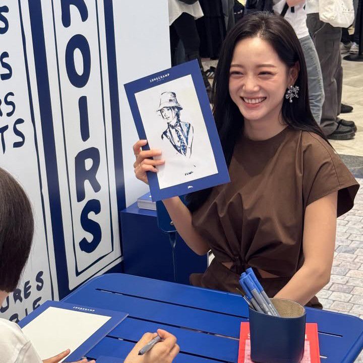 A moment captured by a fan of Kim Sejeong